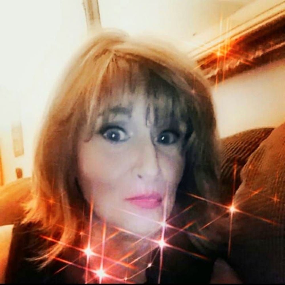 Meet your Posher, Dana